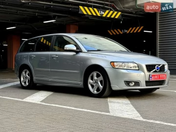 Авто Volvo V50 2012 № 7811011