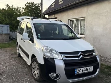 Авто Citroen Berlingo 2010 № 7811165