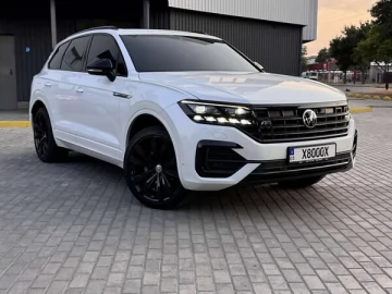 Авто Volkswagen Touareg 2018 № 7811630
