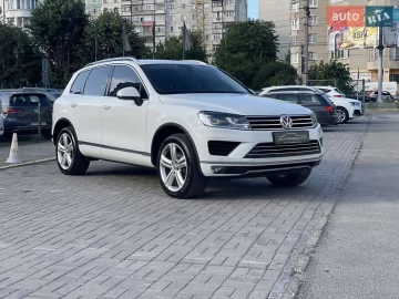Авто Volkswagen Touareg 2017 № 7811738