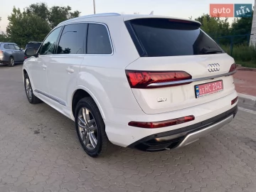 Авто Audi Q7 2021 № 7811899