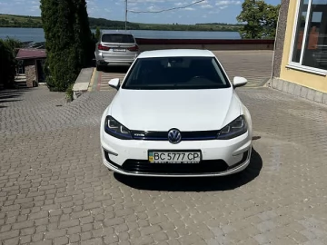 Авто Volkswagen E-Golf 2014 № 7812010