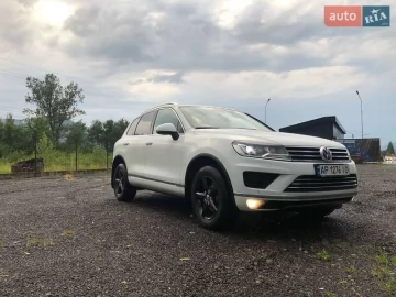 Авто Volkswagen Touareg 2015 № 7812229