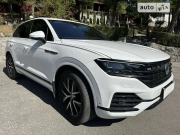 Авто Volkswagen Touareg 2018 № 7812235