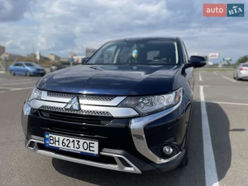 Авто Mitsubishi Outlander 2019 № 7812312