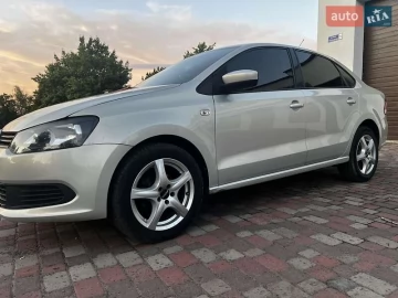 Авто Volkswagen Polo 2013 № 7812347