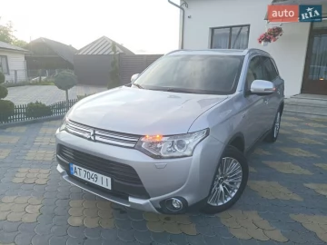 Авто Mitsubishi Outlander 2015 № 7812658