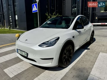 Авто Tesla Model Y 2021 № 7813133