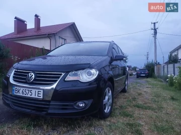 Авто Volkswagen Touran 2009 № 7813435
