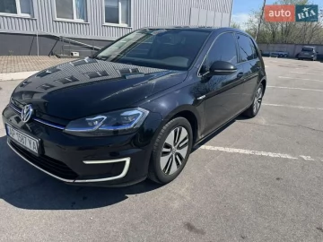 Авто Volkswagen E-Golf 2017 № 7813639