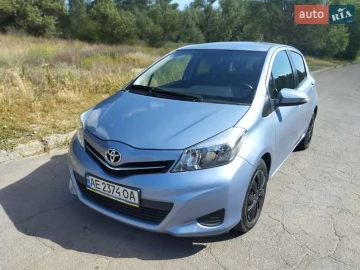 Авто Toyota Yaris 2013 № 7813924
