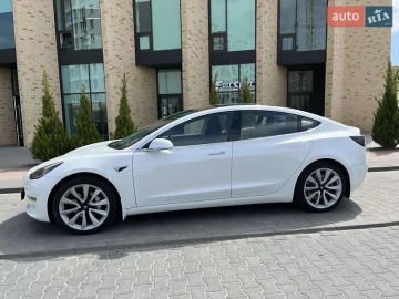 Авто Tesla Model 3 2018 № 7814172