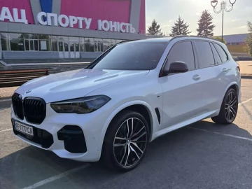 Авто BMW X5 2022 № 7814197