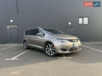 Авто Chrysler Pacifica 2016 № 7814964
