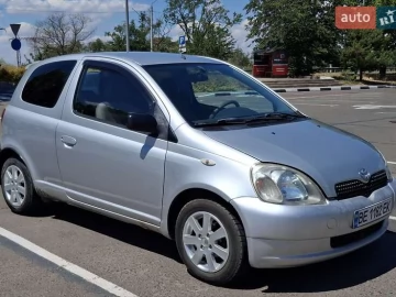 Авто Toyota Yaris 2000 № 7815215