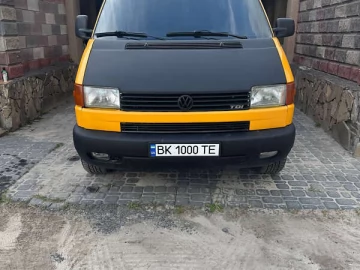Авто Volkswagen Transporter 2000 № 7815345