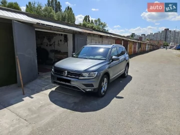 Авто Volkswagen Tiguan 2019 № 7815773