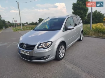 Авто Volkswagen Touran 2009 № 7815936