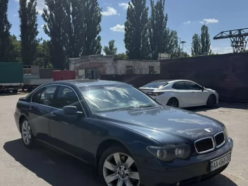 Авто BMW 7 Series 2002 № 7816499