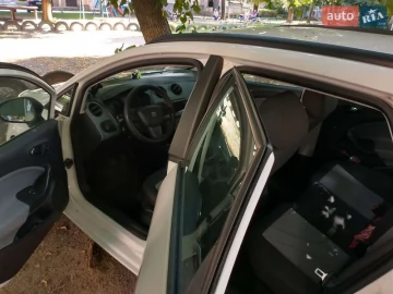 Авто SEAT Ibiza 2012 № 7816895
