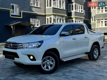 Авто Toyota Hilux 2017 № 7817057