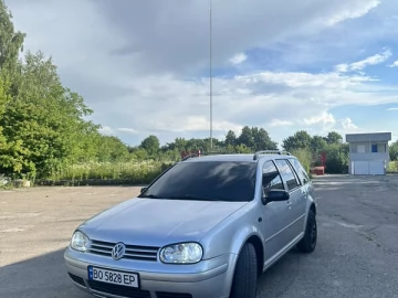 Авто Volkswagen Golf 2000 № 7817155