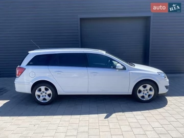 Авто Opel Astra 2011 № 7817179