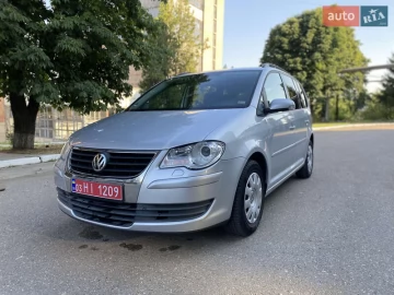 Авто Volkswagen Touran 2008 № 7817210