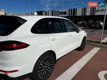 Авто Porsche Cayenne 2016 № 7817329