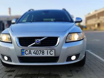 Авто Volvo V50 2009 № 7817438