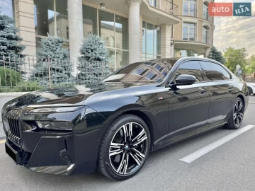 Авто BMW I7 2023 № 7817903