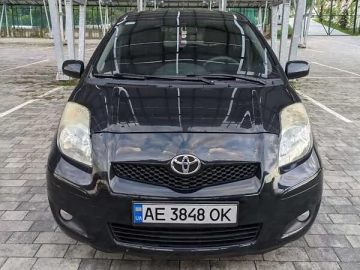Авто Toyota Yaris 2010 № 7818098