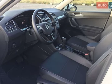 Авто Volkswagen Tiguan 2019 № 7818148