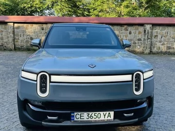 Авто Rivian R1S 2024 № 7818488