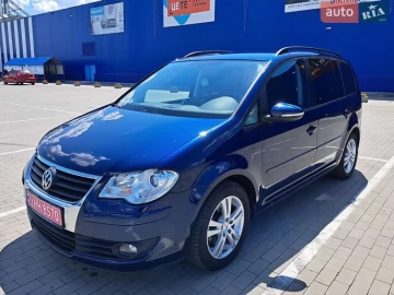 Авто Volkswagen Touran 2010 № 7818560