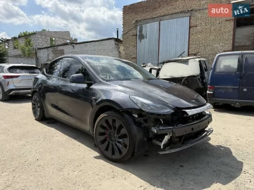 Авто Tesla Model Y 2024 № 7818812
