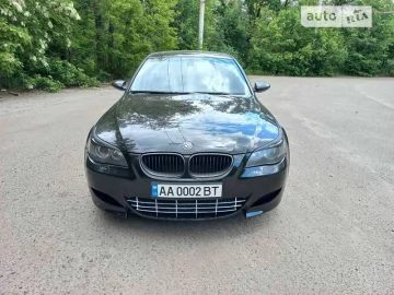 Авто BMW M5 2006 № 7819011