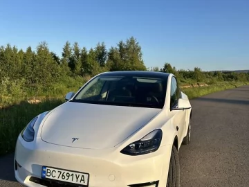 Авто Tesla Model Y 2023 № 7819022