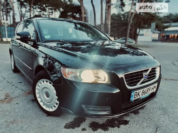 Авто Volvo V50 2009 № 7819357