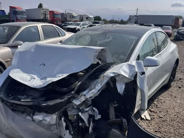 Авто Tesla Model 3 2020 № 7819379