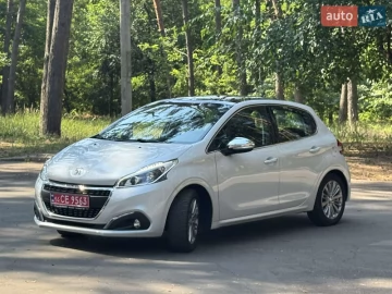 Авто Peugeot 208 2017 № 7820021