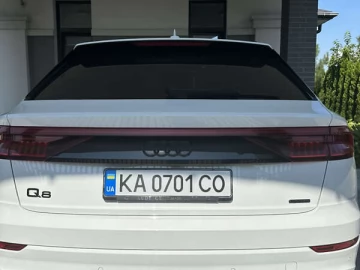 Авто Audi Q8 2021 № 7820346