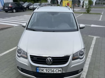 Авто Volkswagen Touran 2010 № 7820406