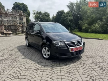 Авто Volkswagen Touran 2010 № 7820787