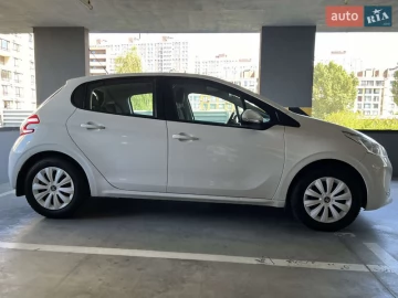 Авто Peugeot 208 2014 № 7820808