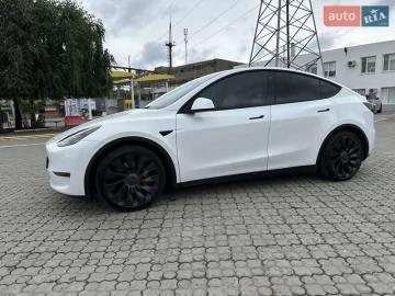 Авто Tesla Model Y 2022 № 7820919