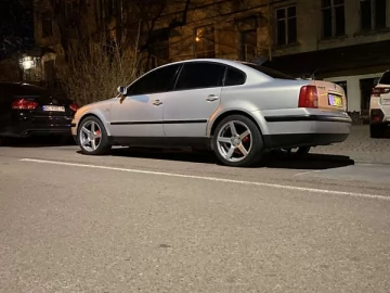 Авто Volkswagen Passat 2000 № 7820953