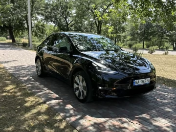 Авто Tesla Model Y 2023 № 7821340