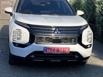 Авто Mitsubishi Outlander 2023 № 7822180