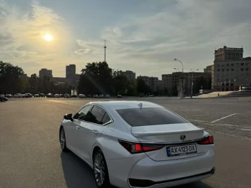 Авто Lexus Es 2023 № 7823402